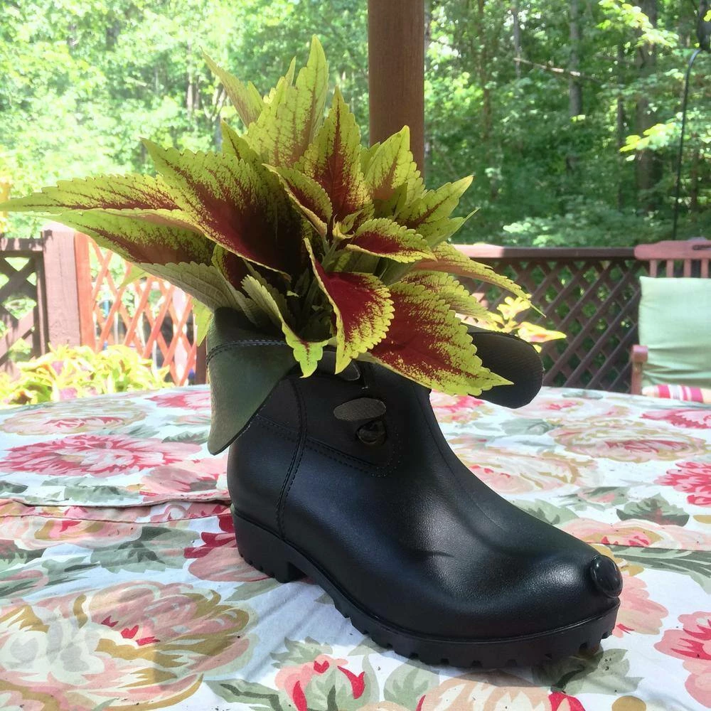 HOMESTYLES 11 in. Cody the Boot Buddies Dog Sculpture and Planter Home and Garden Loyal Companion Figurine - Image 3