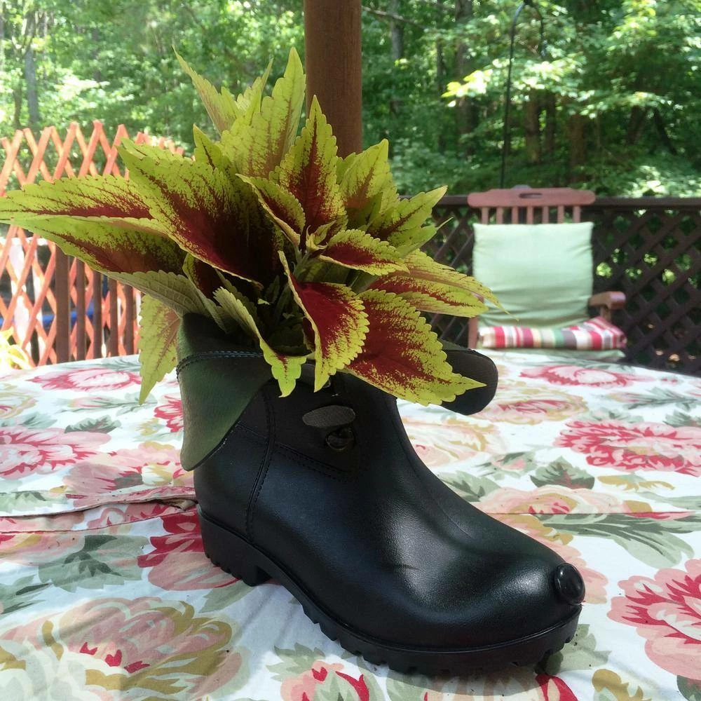 HOMESTYLES 11 in. Cody the Boot Buddies Dog Sculpture and Planter Home and Garden Loyal Companion Figurine - Image 2